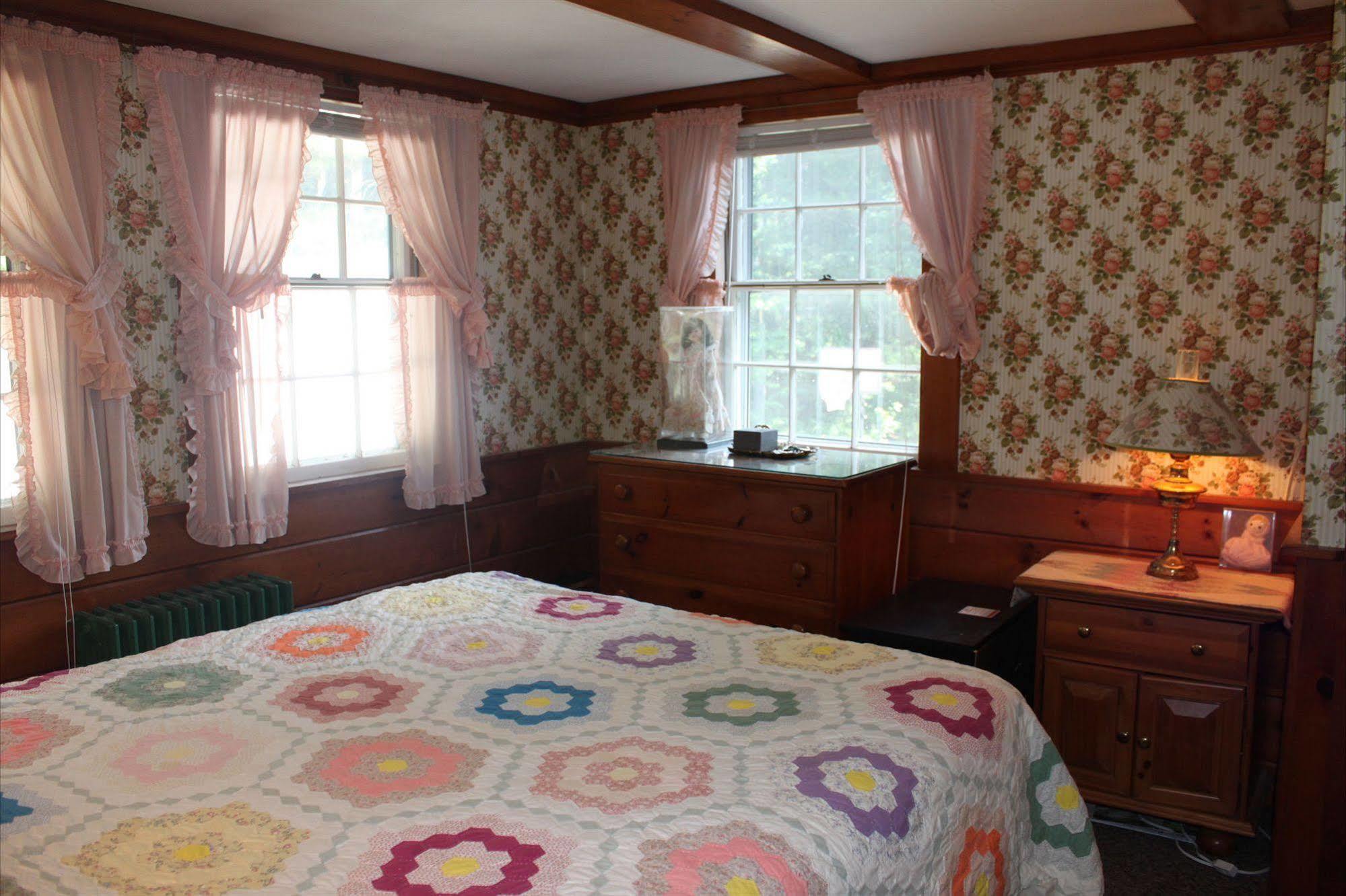 White Trellis Motel Норд Конуей Екстериор снимка
